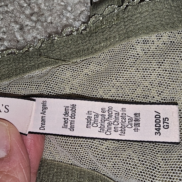 Lot of 2 Victoria's Secret bras (like new) Dream Angels size 34DDD - Picture 3 of 5